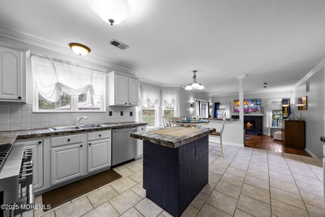 378 Sapphire Drive, Jackson, NJ 08527