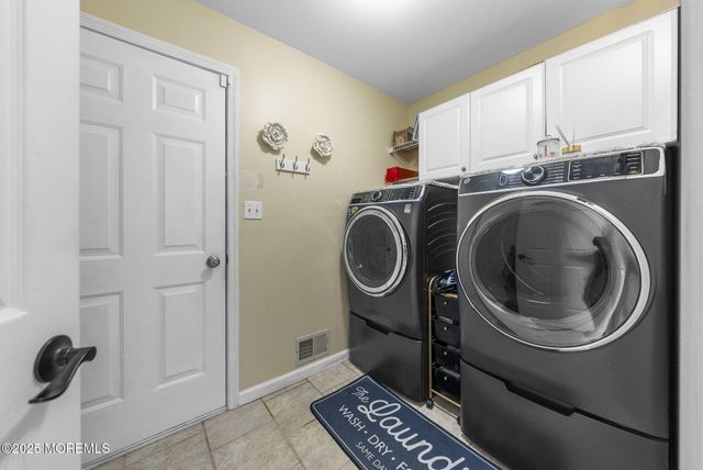 378 Sapphire Drive, Jackson, NJ 08527