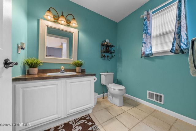 378 Sapphire Drive, Jackson, NJ 08527