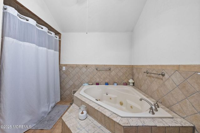 378 Sapphire Drive, Jackson, NJ 08527