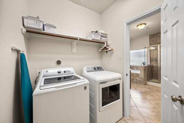 9402 Wheatfield Lane, Rosenberg, TX 77469