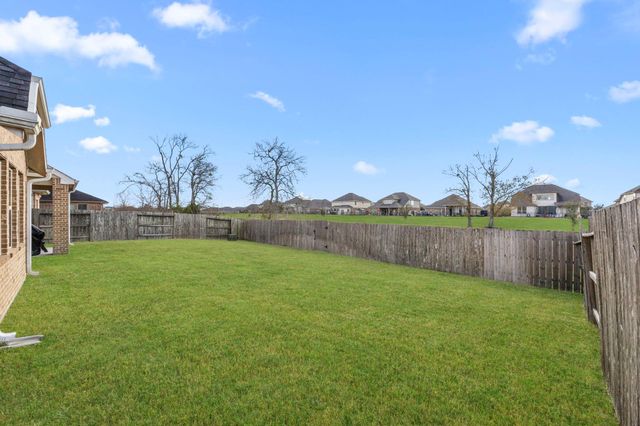 9402 Wheatfield Lane, Rosenberg, TX 77469