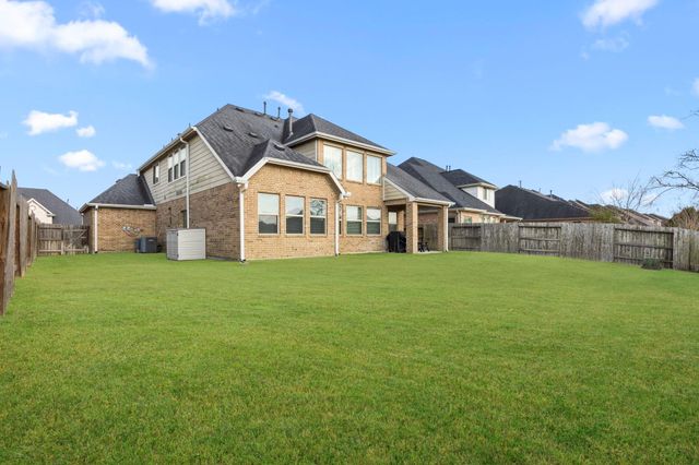 9402 Wheatfield Lane, Rosenberg, TX 77469