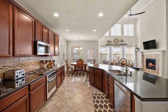9402 Wheatfield Lane, Rosenberg, TX 77469