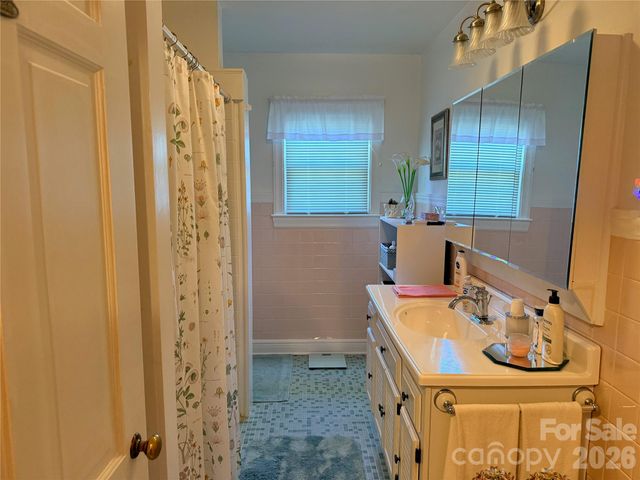 261 Old Caroleen Road, Forest City, NC 28043