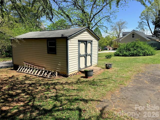 261 Old Caroleen Road, Forest City, NC 28043