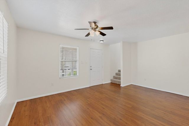 10727 Hatch Drive NW, Albuquerque, NM 87114