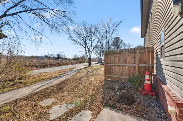 1428 W Netherland Way 2, Fayetteville, AR 72701