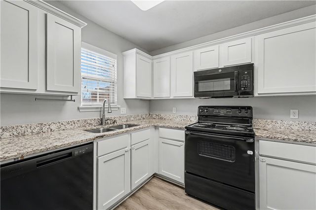 1428 W Netherland Way 2, Fayetteville, AR 72701