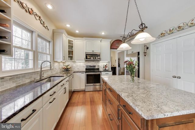 5094 LEATHERBACK RD, Woodbridge, VA 22193