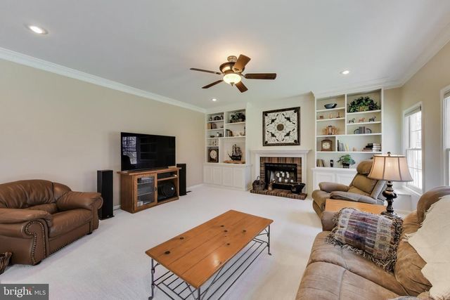 5094 LEATHERBACK RD, Woodbridge, VA 22193