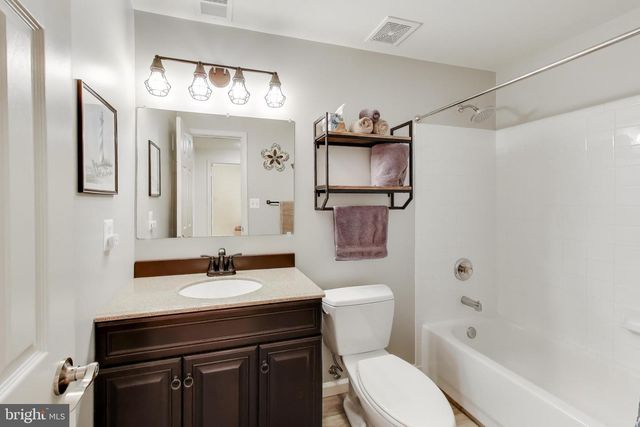 5094 LEATHERBACK RD, Woodbridge, VA 22193