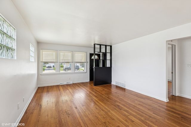 929 Greenbay Avenue, Calumet City, IL 60409