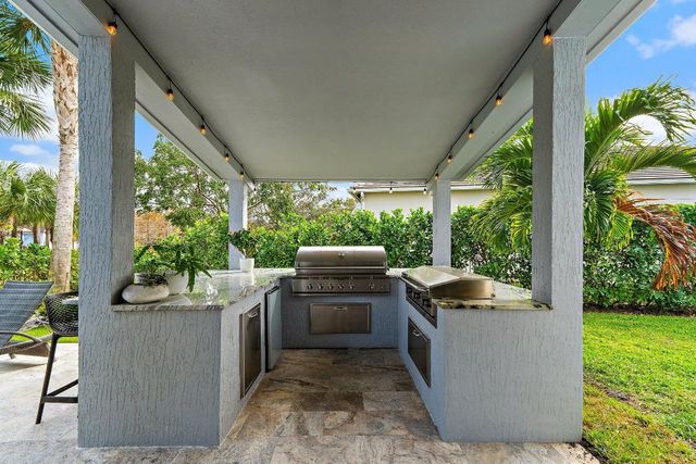 139 Shores Pointe Drive, Jupiter, FL 33458