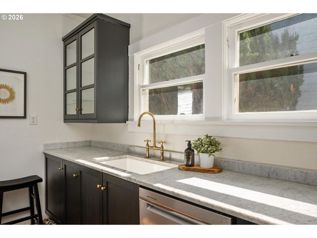4030 Ne 79TH Ave, Portland, OR 97213