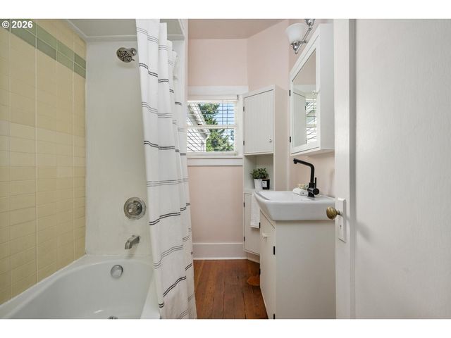 4030 Ne 79TH Ave, Portland, OR 97213