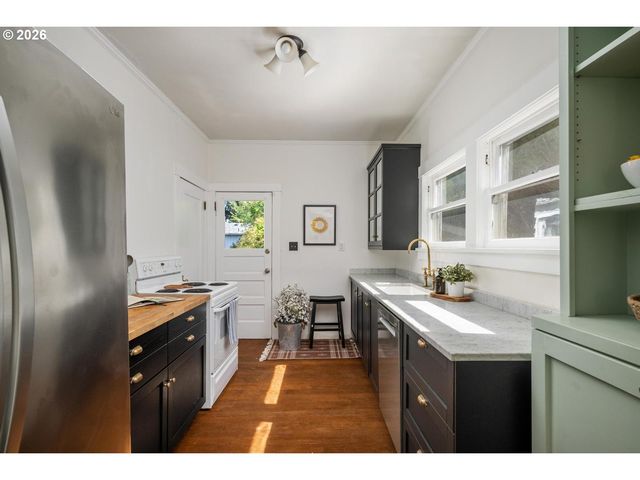 4030 Ne 79TH Ave, Portland, OR 97213