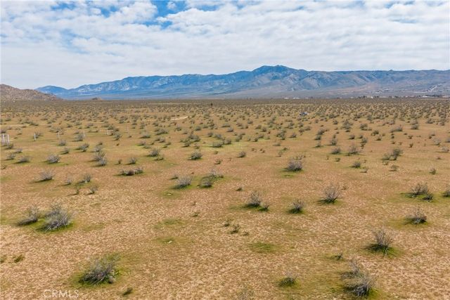 1 Las Piedras, Apple Valley, CA 92308