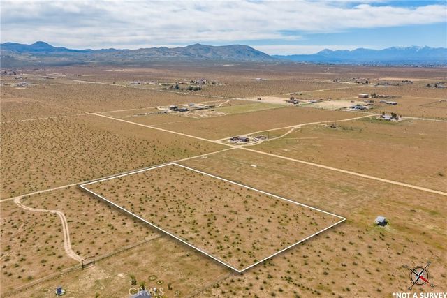 1 Las Piedras, Apple Valley, CA 92308