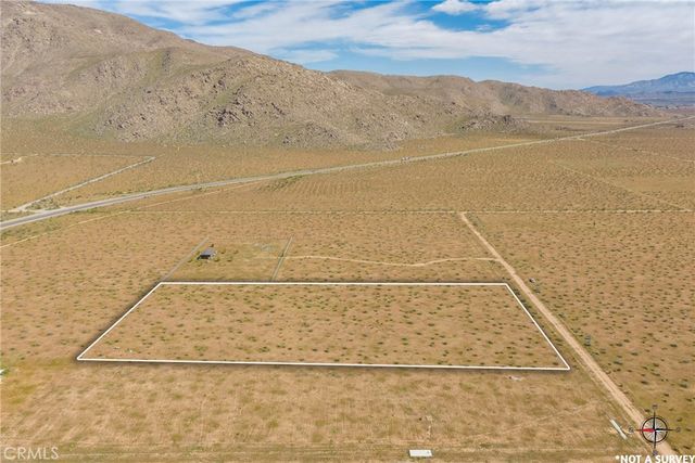1 Las Piedras, Apple Valley, CA 92308