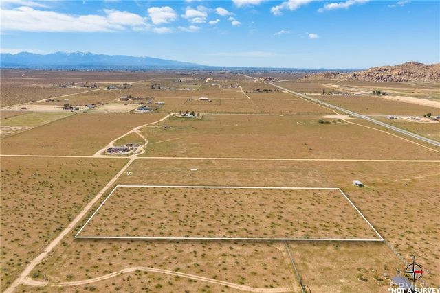 1 Las Piedras, Apple Valley, CA 92308