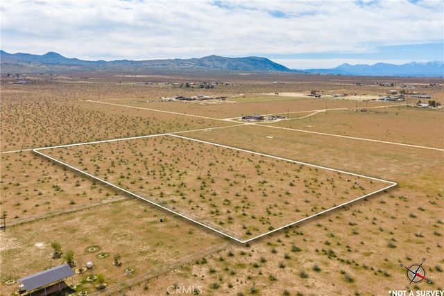 1 Las Piedras, Apple Valley, CA 92308