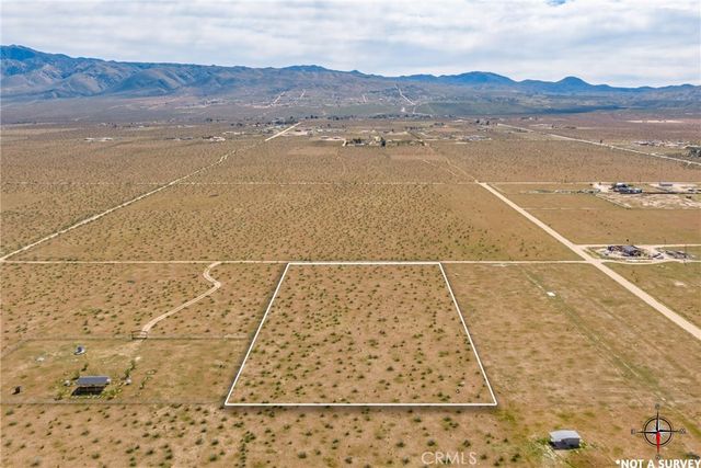 1 Las Piedras, Apple Valley, CA 92308