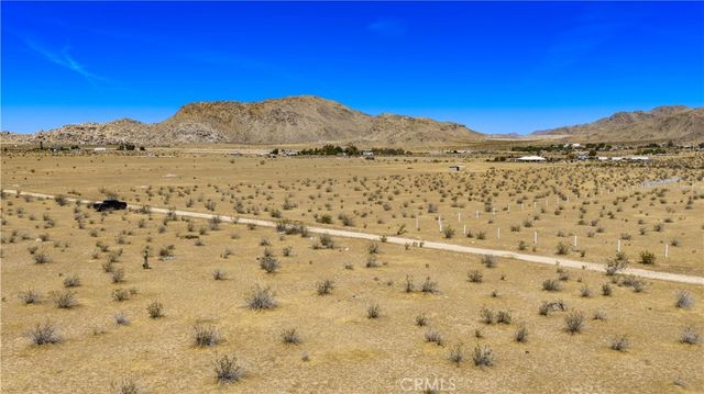 1 Las Piedras, Apple Valley, CA 92308
