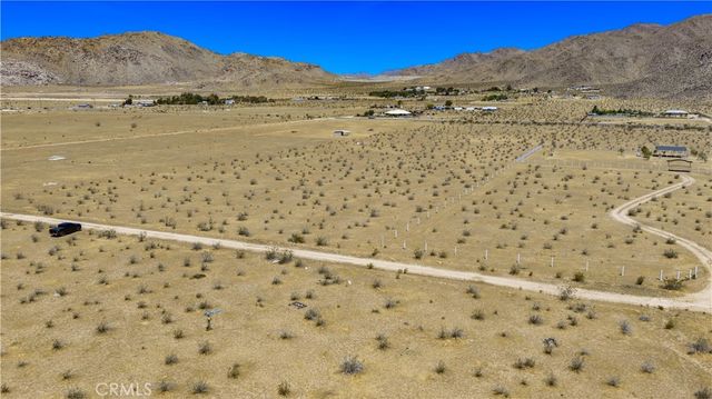 1 Las Piedras, Apple Valley, CA 92308