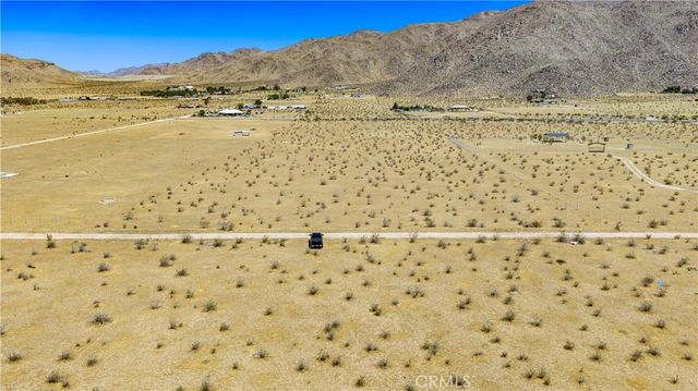 1 Las Piedras, Apple Valley, CA 92308