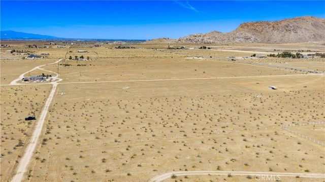 1 Las Piedras, Apple Valley, CA 92308