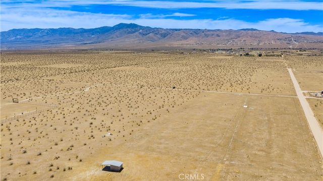 1 Las Piedras, Apple Valley, CA 92308