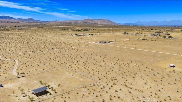 1 Las Piedras, Apple Valley, CA 92308