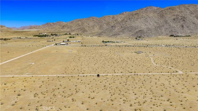 1 Las Piedras, Apple Valley, CA 92308
