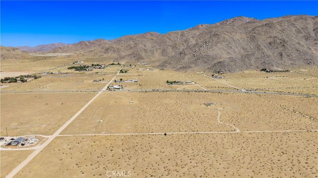 1 Las Piedras, Apple Valley, CA 92308
