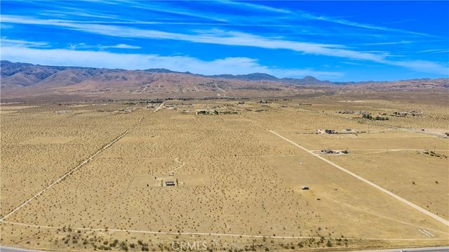 1 Las Piedras, Apple Valley, CA 92308