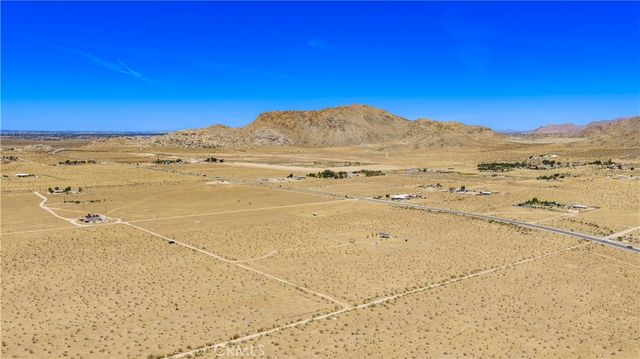 1 Las Piedras, Apple Valley, CA 92308