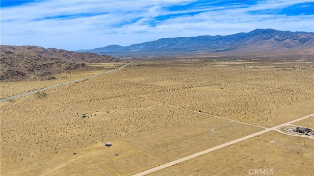 1 Las Piedras, Apple Valley, CA 92308