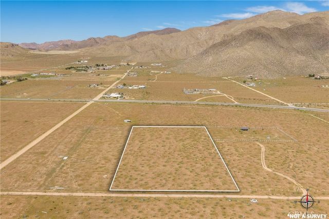 1 Las Piedras, Apple Valley, CA 92308