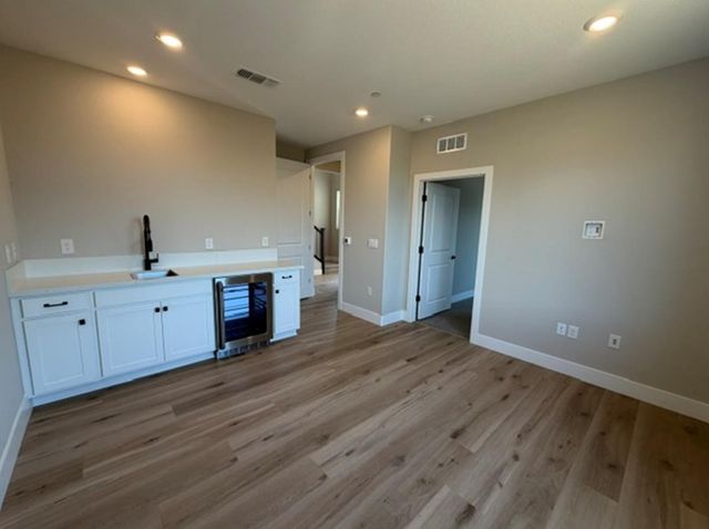8171 Craiglee Way, Elk Grove, CA 95757