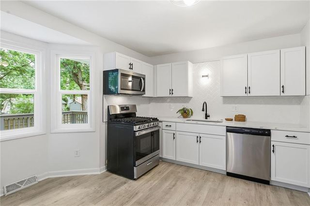 1530 NW 67TH Street, Kansas City, MO 64118