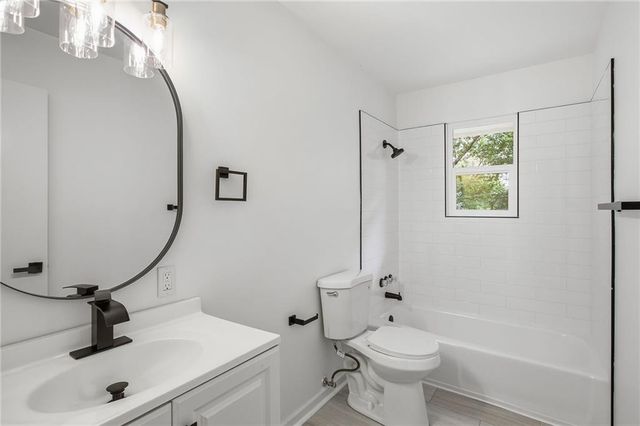 1530 NW 67TH Street, Kansas City, MO 64118