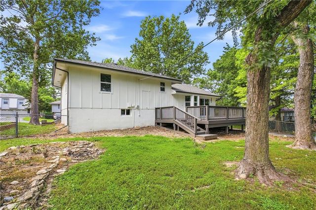 1530 NW 67TH Street, Kansas City, MO 64118