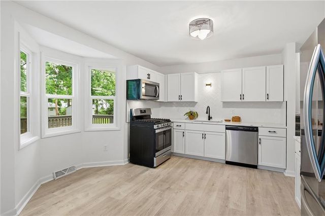 1530 NW 67TH Street, Kansas City, MO 64118