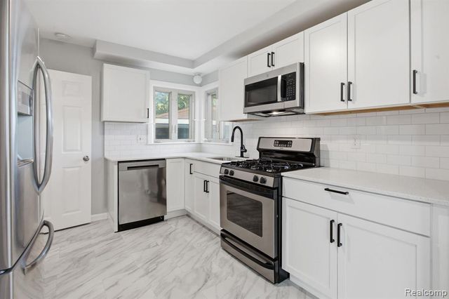 4685 Julius Boulevard, Westland, MI 48186