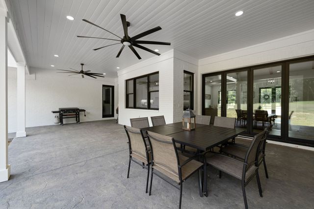 150 Scenic Cir, Pulaski, TN 38478