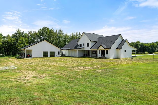 150 Scenic Cir, Pulaski, TN 38478