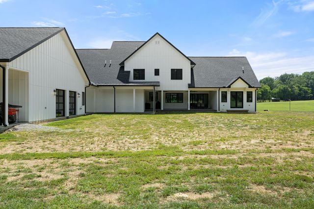 150 Scenic Cir, Pulaski, TN 38478