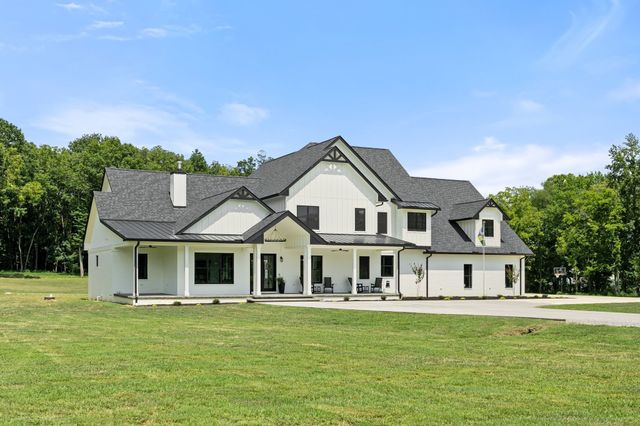 150 Scenic Cir, Pulaski, TN 38478