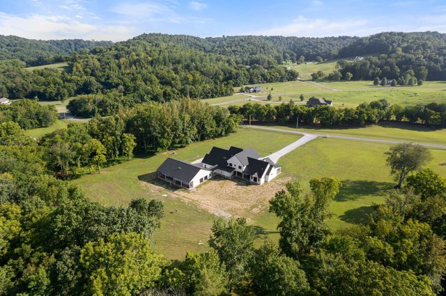 150 Scenic Cir, Pulaski, TN 38478